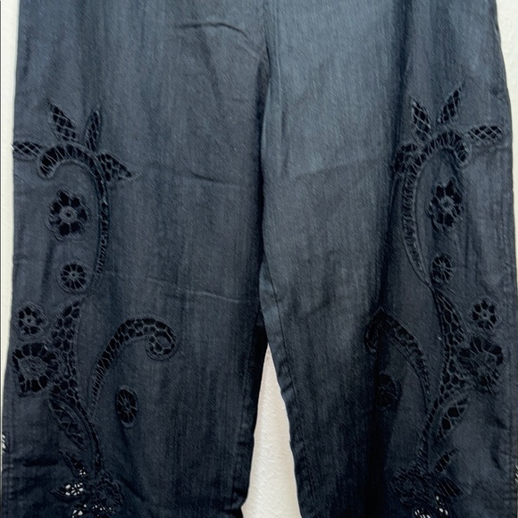 Anthropologie Black Flare Wide Leg Jeans with Chic Design - Picture 3 of 10
